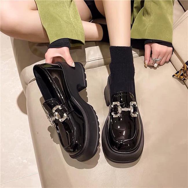 Black Shiny Leather Loafer Chain High Fashion  - 1