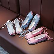 Pink Antique Embroidery Shoes - 6