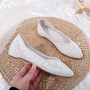 Old Chinese style shoes in white - 1