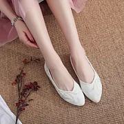 Old Chinese style shoes in white - 3